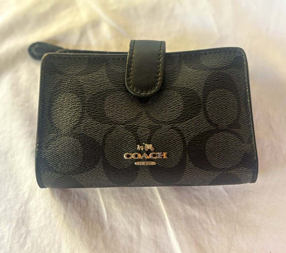 Coach Women’s Black Gray Signature Zip-Around Wallet, Card ID Photo Organizer